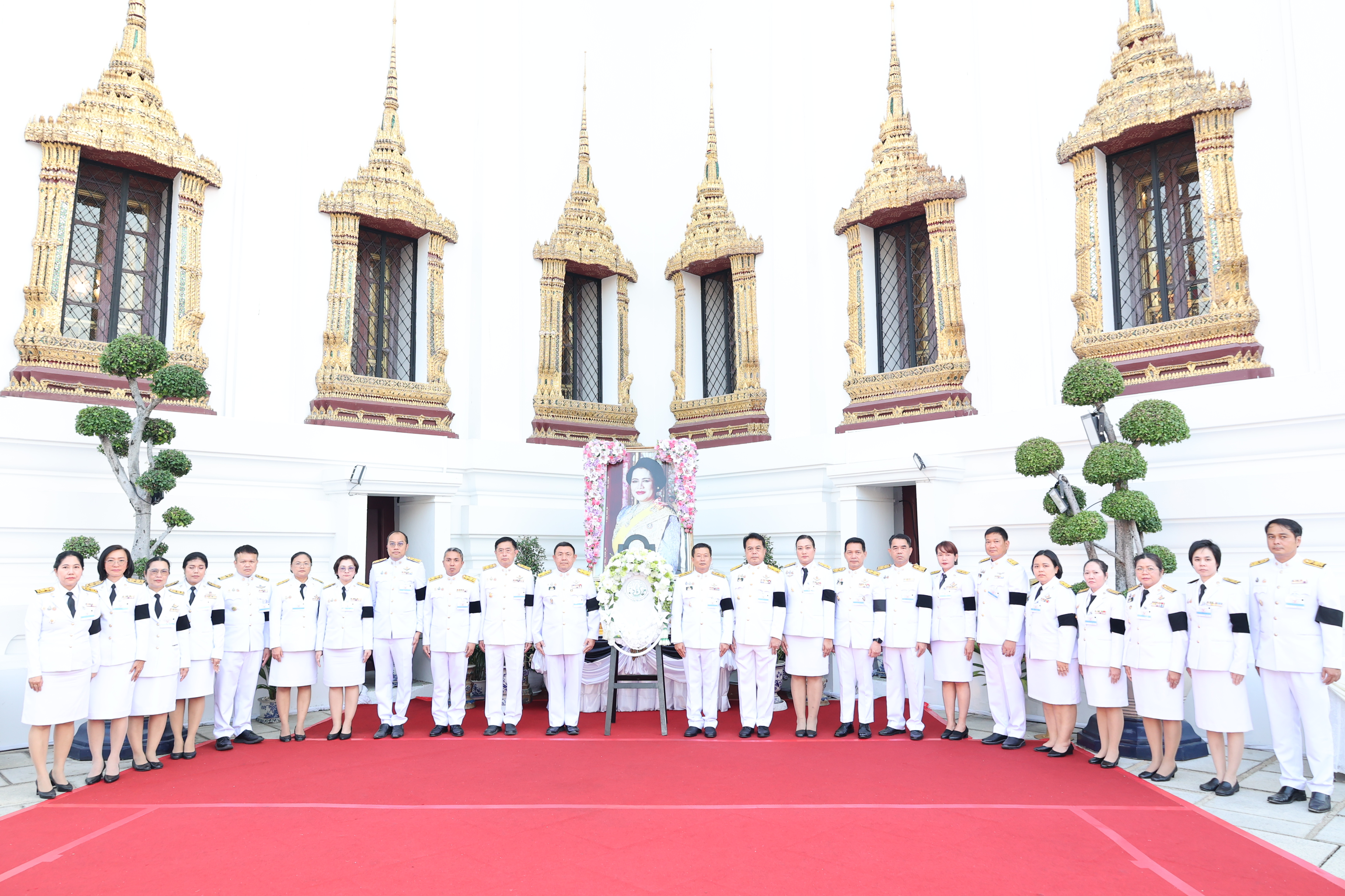 title - สำนักงานการปฏิรูปที่ดินเพื่อเกษตรกรรม รับพระราชทานพระบรมราชานุญาตให้ร่วมเป็นเจ้าภาพบำเพ็ญกุศลถวายพระบรมศพ สมเด็จพระนางเจ้าสิริกิติ์ พระบรมราชินีนาถ พระบรมราชชนนีพันปีหลวง (Re-post)
